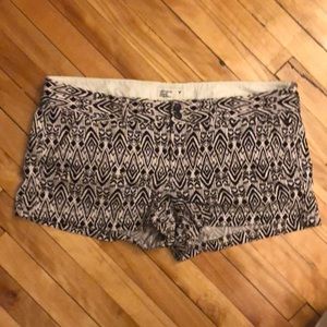 American Eagle printed short shorts